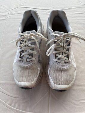 On Cloud Runner White and Light Gray Women's Athletic Sneakers size 8.5